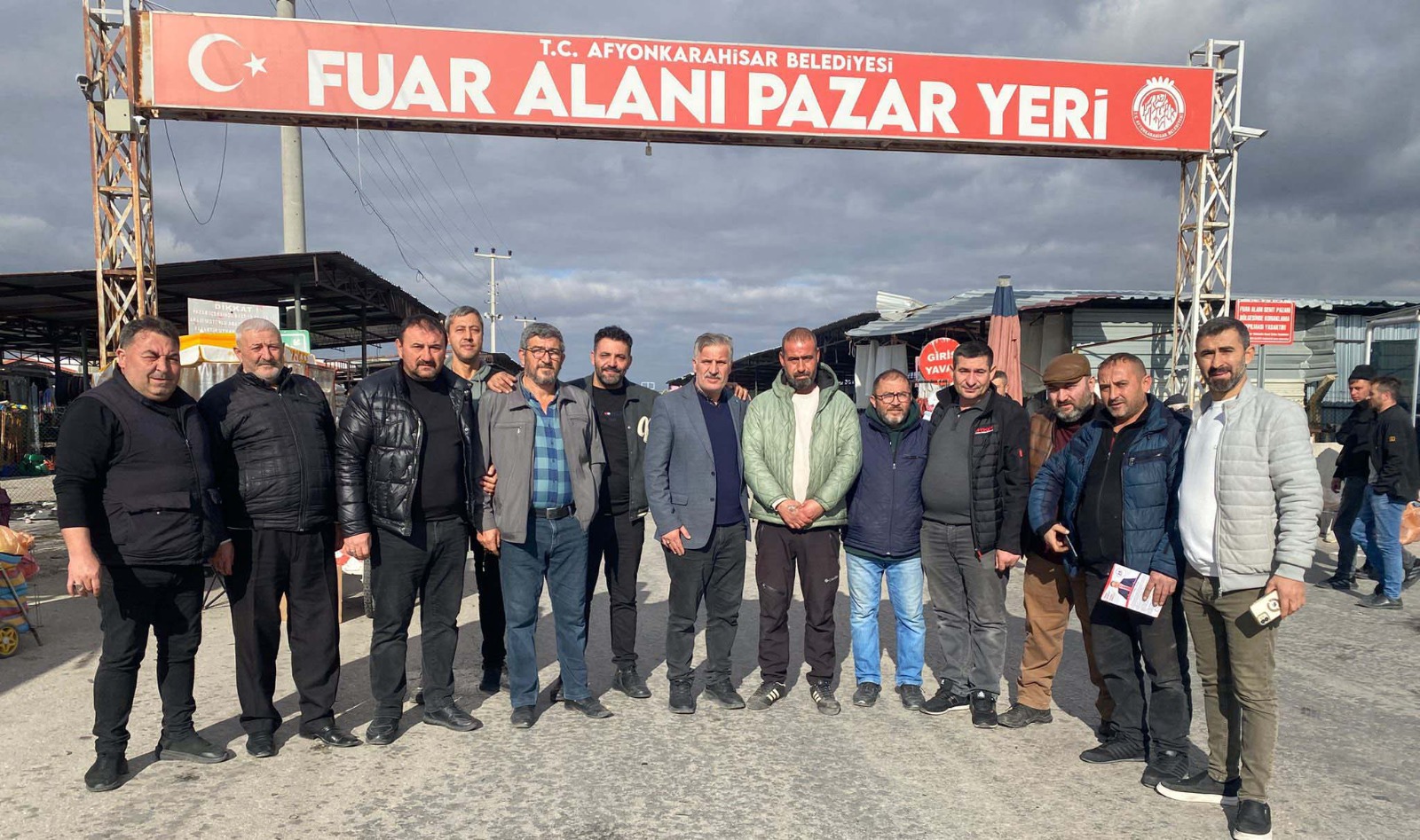 Mustafa Kunak Fuar Pazar Yerinde Esnafın Sevgi Seliyle Karşılandı