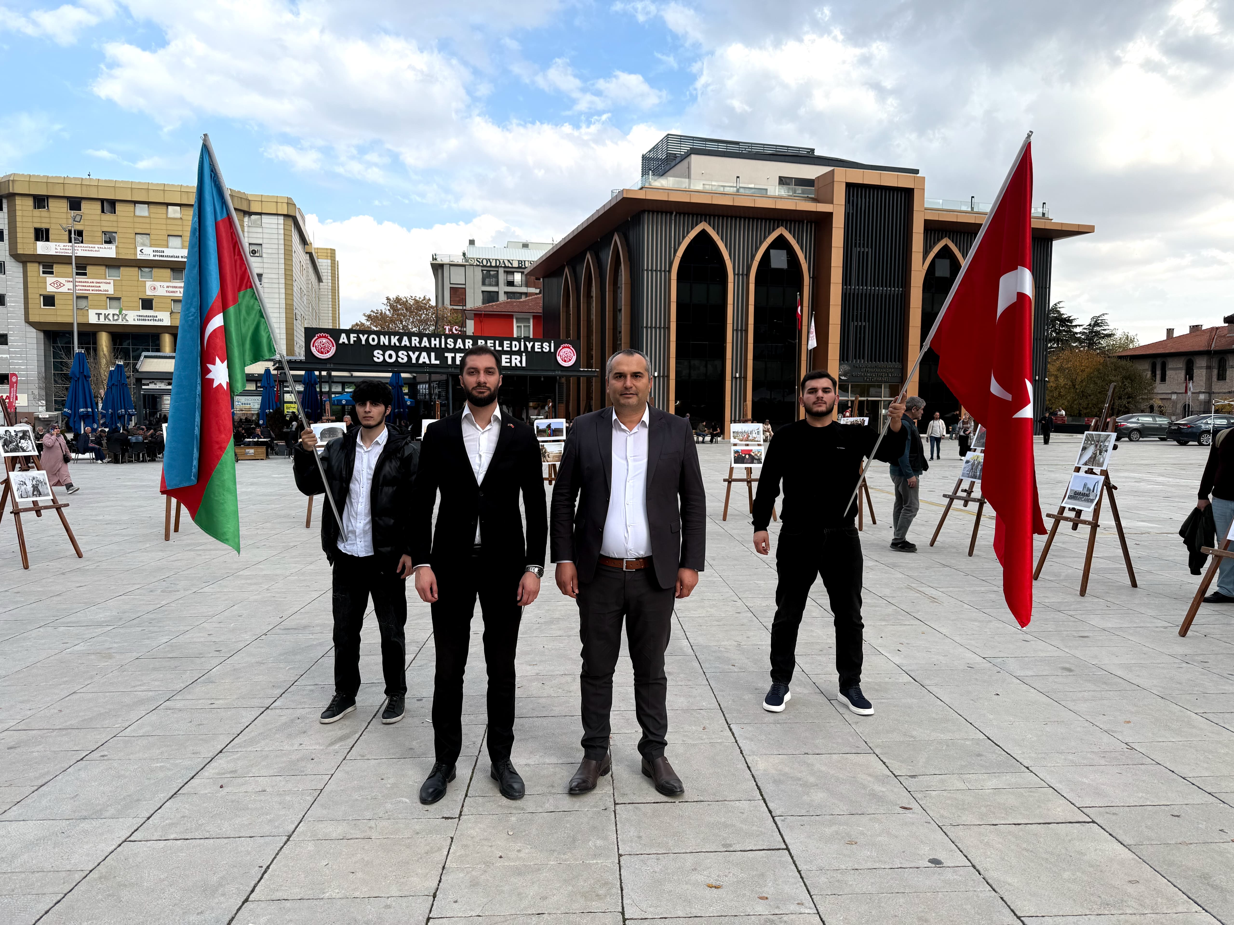 Karabağ Zaferinin 5. Yıl Dönümünde Azerbaycanlı Öğrencilerden Anlamlı Fotoğraf Sergisi
