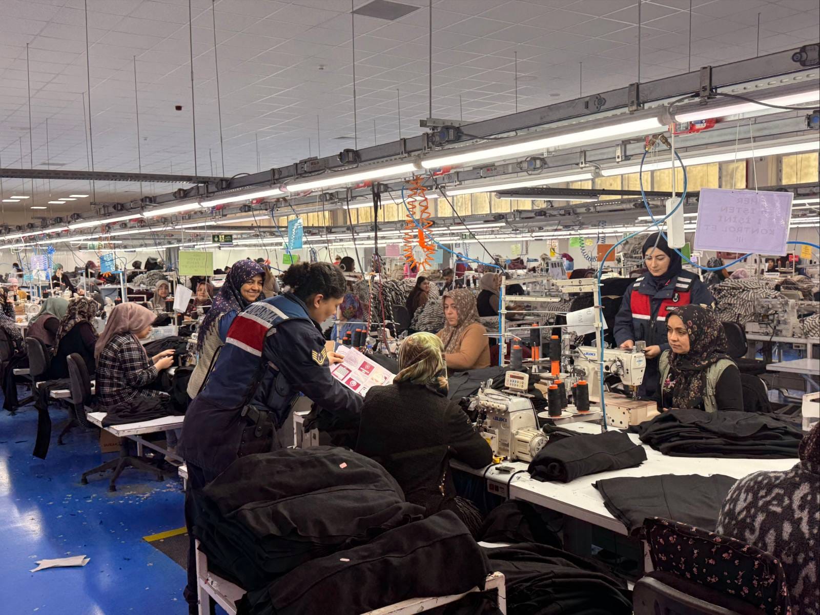 Afyonkarahisar Jandarmasından Kadına Şiddete Karşı Farkındalık Eğitimi